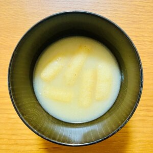 シンプル　油揚げの味噌汁